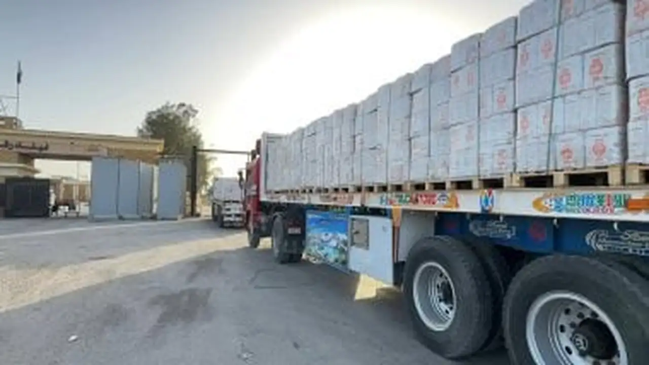 مصر ترسل 4910 أطنان من المساعدات وتستقبل الدفعة 31 من مصابي غزة